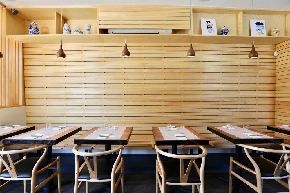 Little tong noodle shop interior.jpg